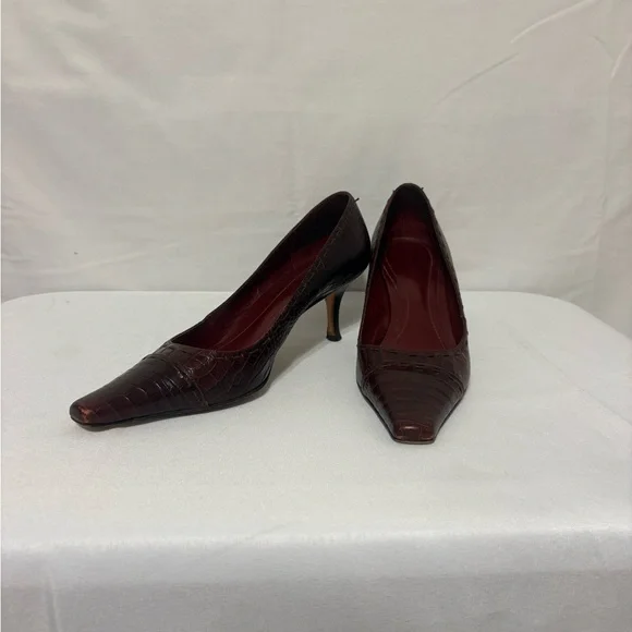 vintage-style brown alligator print pumps - Picture 2 of 11